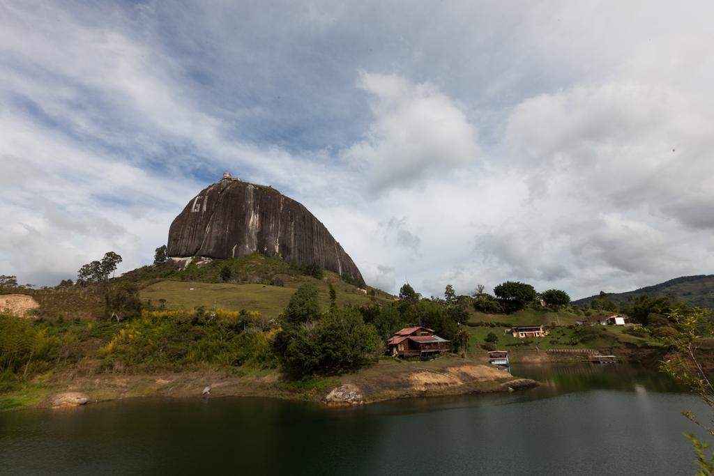 Casa Galeria Guatape Vila Exterior foto